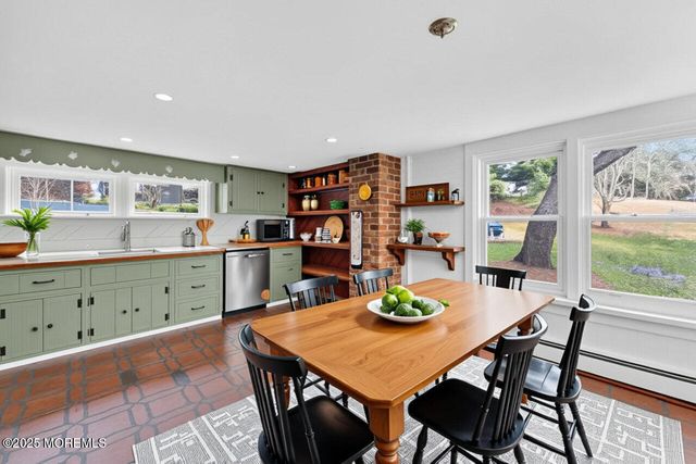 28 Old Clinton Road, Raritan Twp, NJ 08822