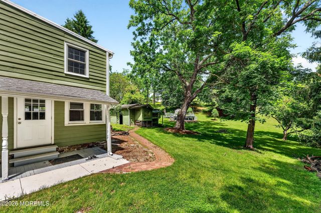 28 Old Clinton Road, Raritan Twp, NJ 08822