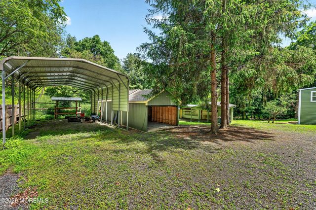 28 Old Clinton Road, Raritan Twp, NJ 08822