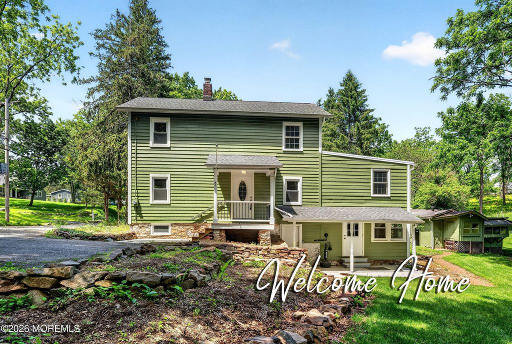 28 Old Clinton Road, Raritan Twp, NJ 08822