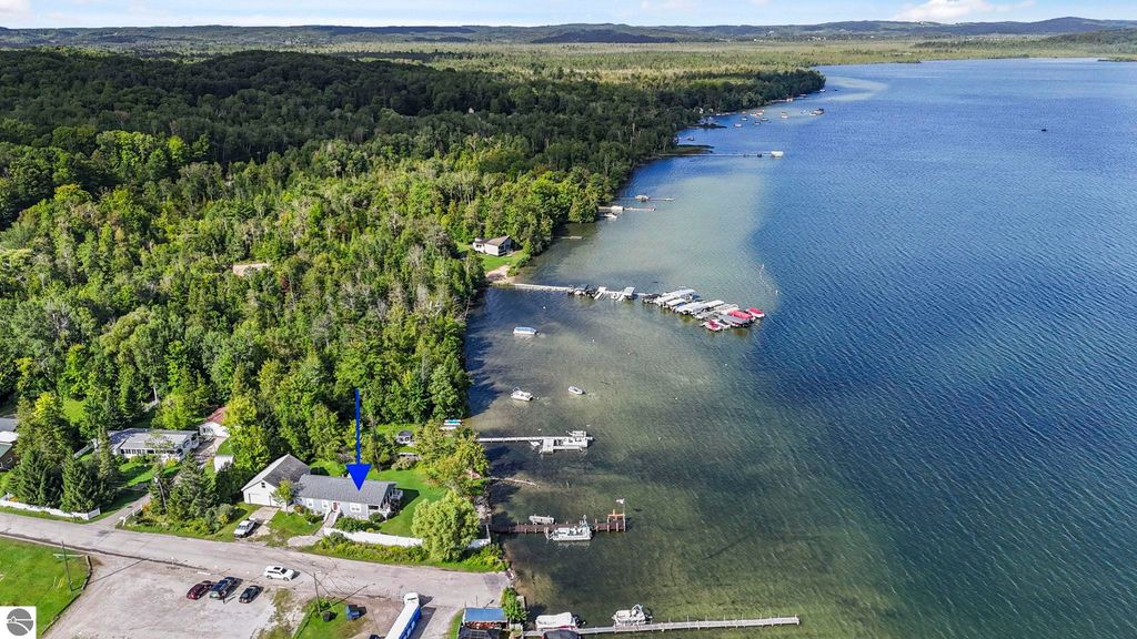 Image 10 of property listing at 9850 S Perrins Landing Drive, Traverse City, MI 49684