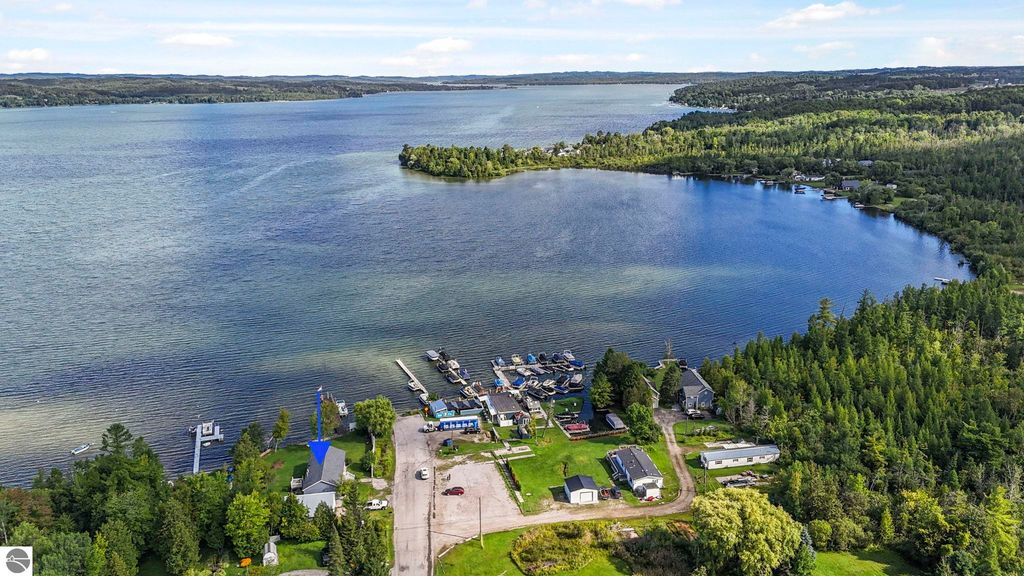 Image 12 of property listing at 9850 S Perrins Landing Drive, Traverse City, MI 49684