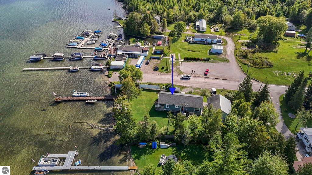 Image 17 of property listing at 9850 S Perrins Landing Drive, Traverse City, MI 49684