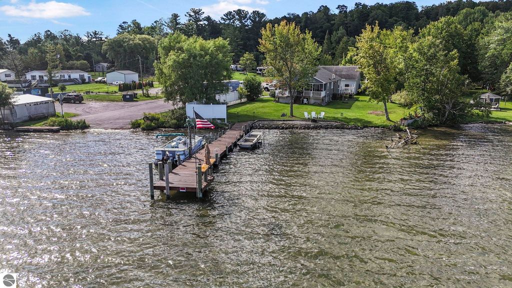 Image 9 of property listing at 9850 S Perrins Landing Drive, Traverse City, MI 49684