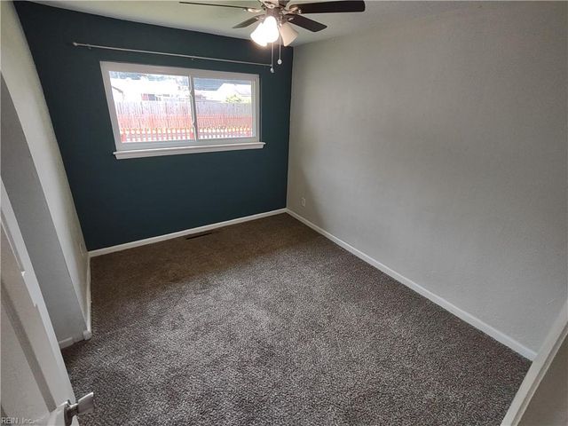 344 Lavender LN, Virginia Beach, VA 23462