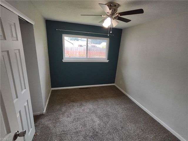 344 Lavender LN, Virginia Beach, VA 23462