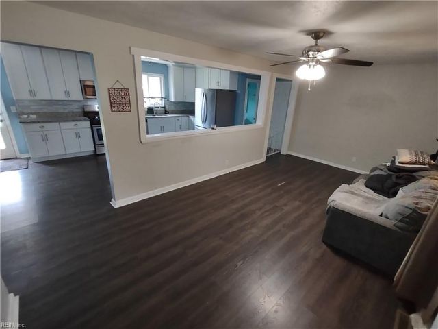 344 Lavender LN, Virginia Beach, VA 23462