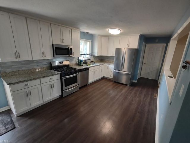 344 Lavender LN, Virginia Beach, VA 23462