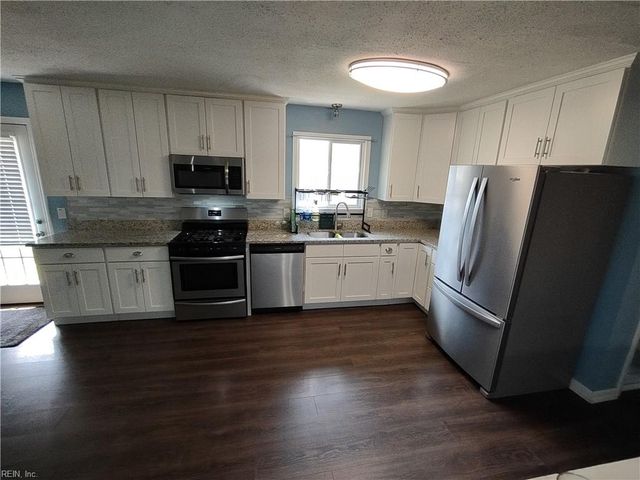 344 Lavender LN, Virginia Beach, VA 23462