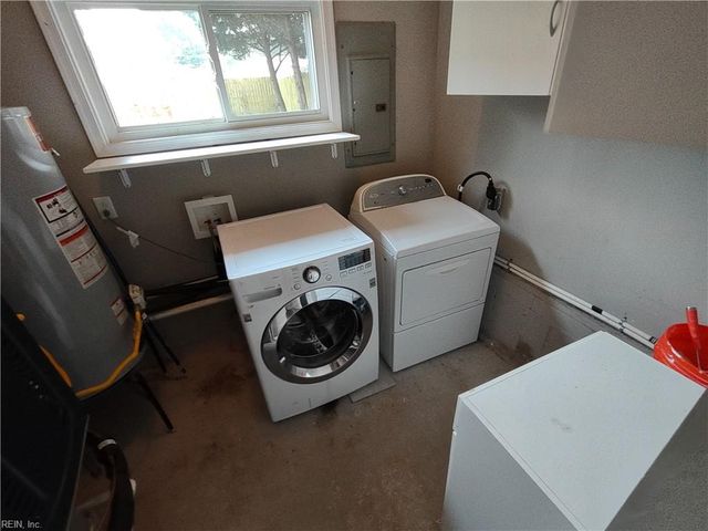 344 Lavender LN, Virginia Beach, VA 23462