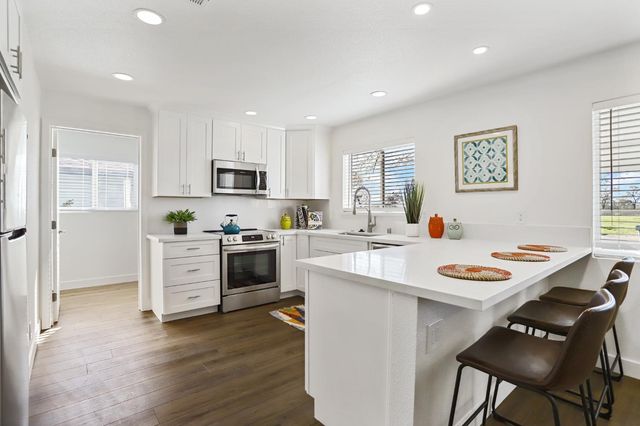 241 Ascot Ave, Rio Linda, CA 95673