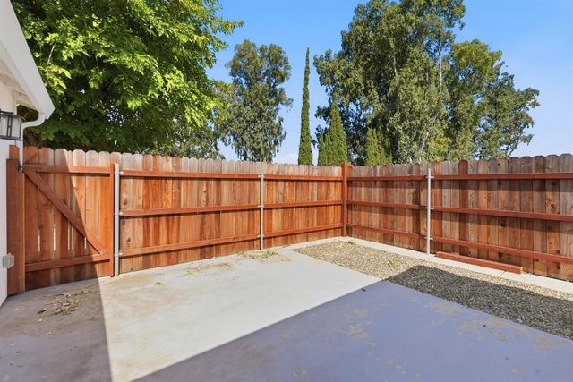 241 Ascot Ave, Rio Linda, CA 95673