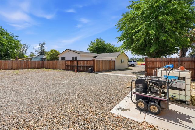 241 Ascot Ave, Rio Linda, CA 95673