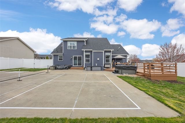 311 Rockhurst Dr SW, Cedar Rapids, IA 52404