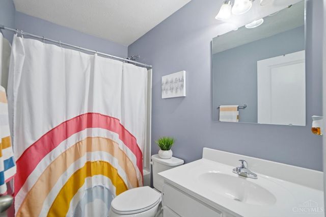 164 Wooded Ridge Drive, Amelia, OH 45102