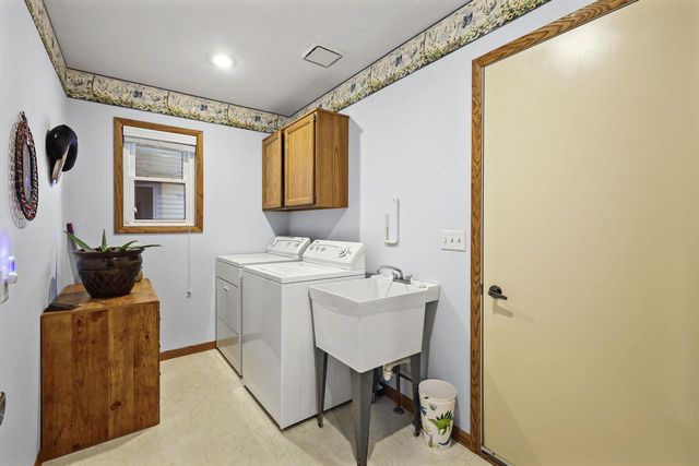 230 White Tail Drive, Sun Prairie, WI 53590