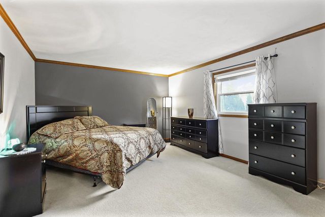 230 White Tail Drive, Sun Prairie, WI 53590