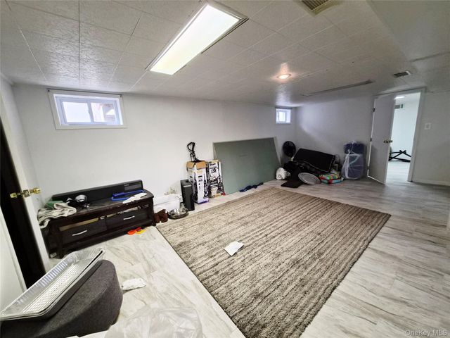 225 E Mineola Avenue, Valley Stream, NY 11580