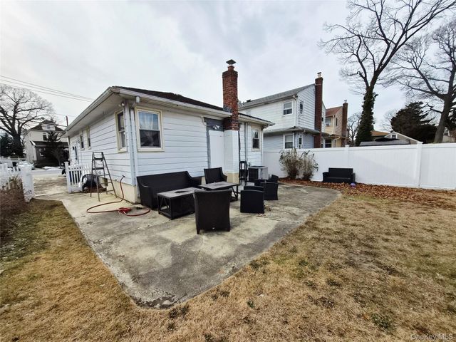 225 E Mineola Avenue, Valley Stream, NY 11580