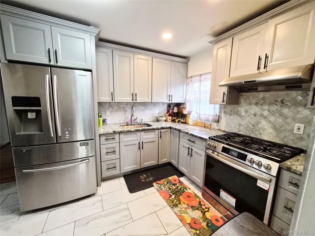 225 E Mineola Avenue, Valley Stream, NY 11580