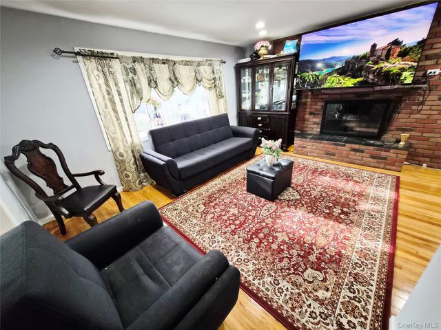 225 E Mineola Avenue, Valley Stream, NY 11580