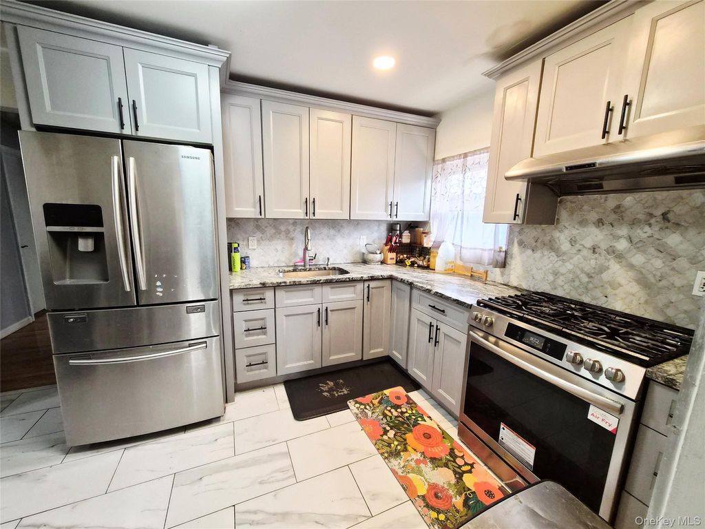 225 E Mineola Avenue, Valley Stream, NY 11580