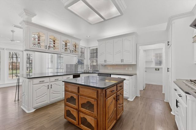 1405 Briar Drive, Bedford, TX 76022