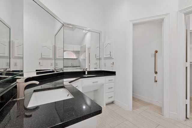 1405 Briar Drive, Bedford, TX 76022