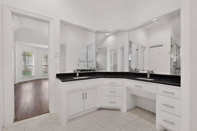 1405 Briar Drive, Bedford, TX 76022