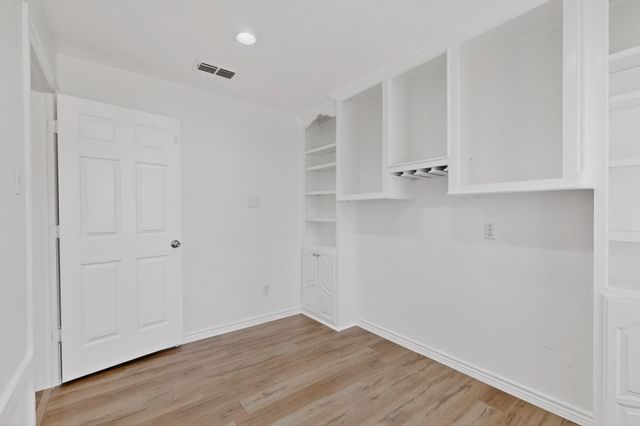 1405 Briar Drive, Bedford, TX 76022