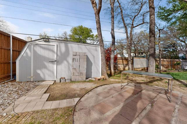 1405 Briar Drive, Bedford, TX 76022