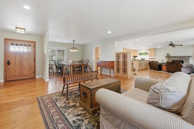 1454 La Plaza Drive, San Marcos, CA 92078