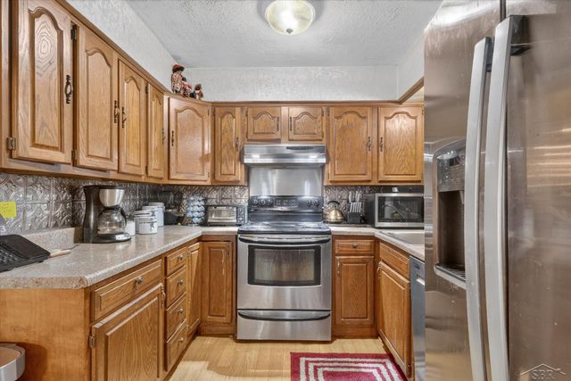 3325 Hampshire Avenue, Flint, MI 48504