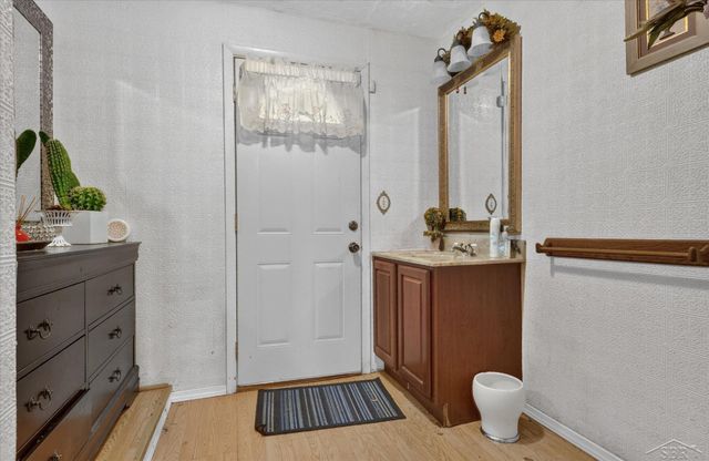 3325 Hampshire Avenue, Flint, MI 48504