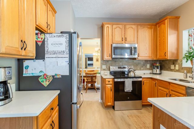 2956 Parkwalk Dr, Green Twp, OH 45239