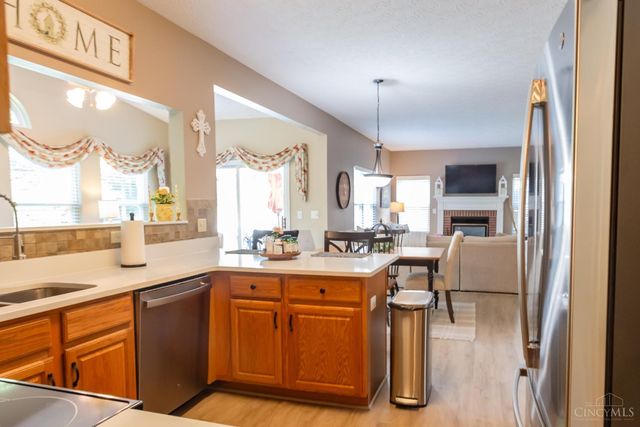2956 Parkwalk Dr, Green Twp, OH 45239