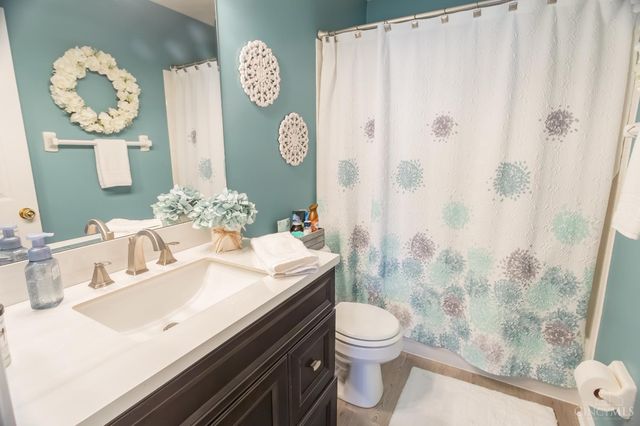 2956 Parkwalk Dr, Green Twp, OH 45239