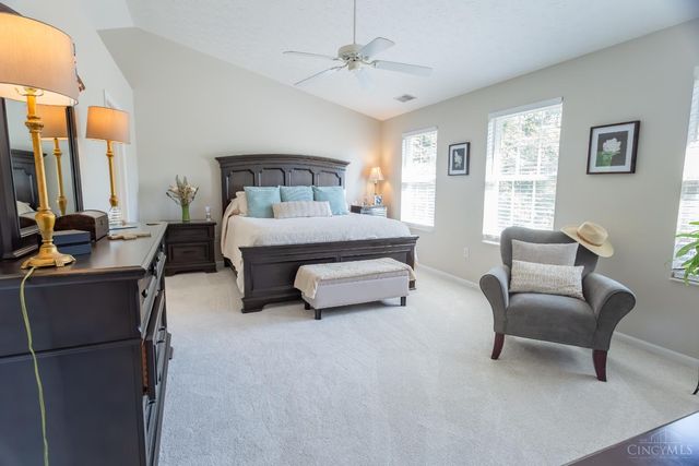 2956 Parkwalk Dr, Green Twp, OH 45239