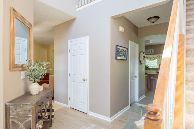 2956 Parkwalk Dr, Green Twp, OH 45239