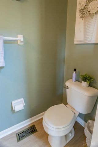 2956 Parkwalk Dr, Green Twp, OH 45239