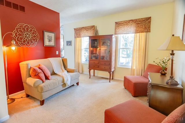 2956 Parkwalk Dr, Green Twp, OH 45239