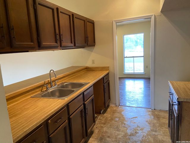 5807 OAK RUN ST, San Antonio, TX 78247