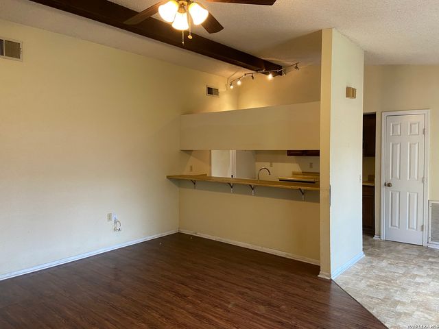 5807 OAK RUN ST, San Antonio, TX 78247