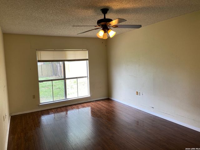 5807 OAK RUN ST, San Antonio, TX 78247