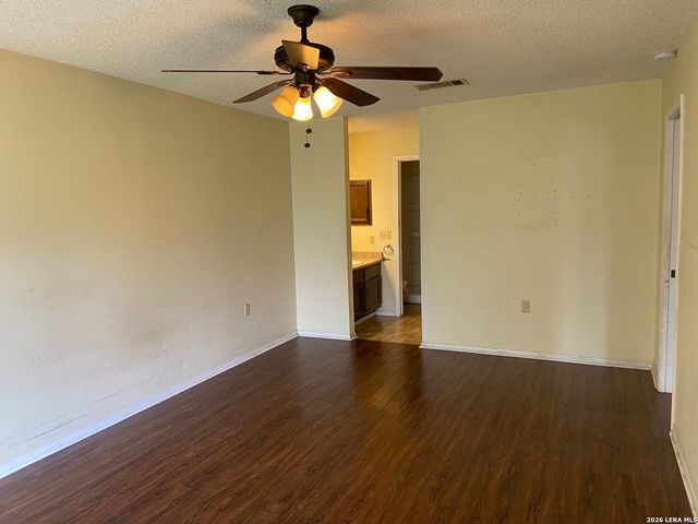 5807 OAK RUN ST, San Antonio, TX 78247