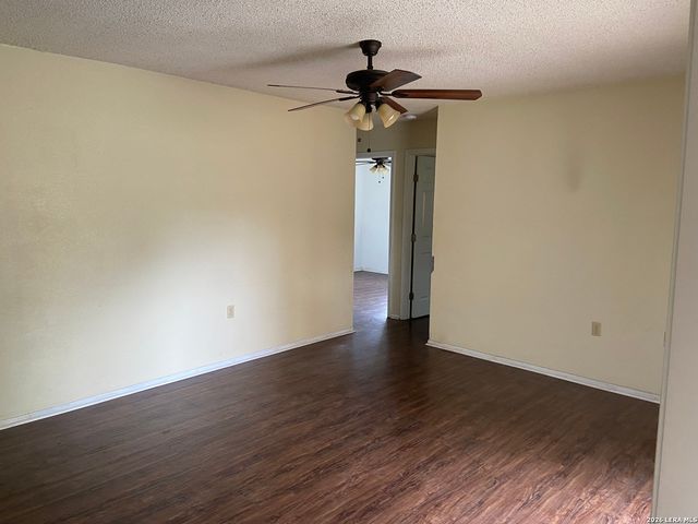 5807 OAK RUN ST, San Antonio, TX 78247