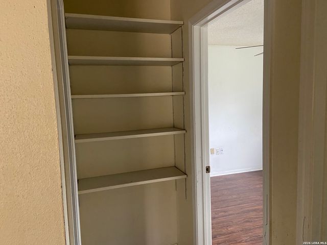 5807 OAK RUN ST, San Antonio, TX 78247
