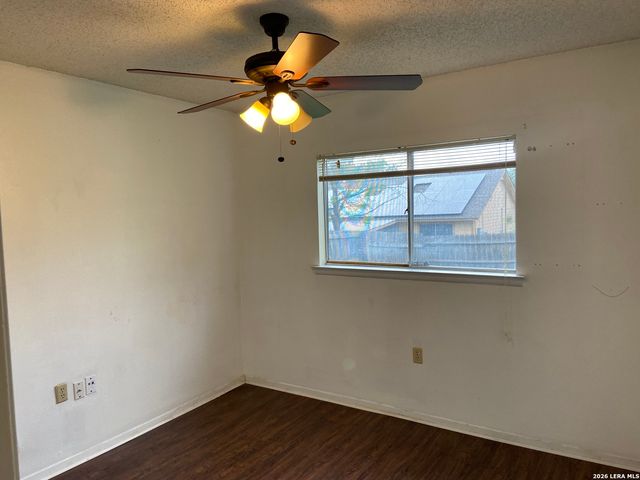 5807 OAK RUN ST, San Antonio, TX 78247