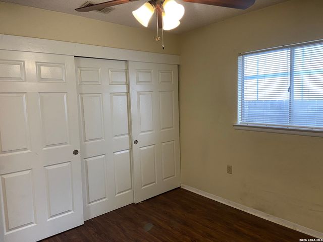 5807 OAK RUN ST, San Antonio, TX 78247
