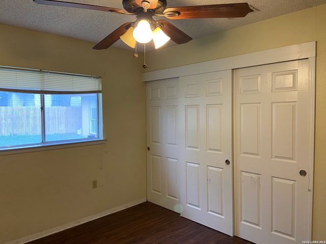 5807 OAK RUN ST, San Antonio, TX 78247